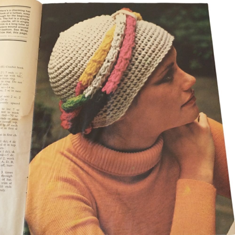 1976 McCall's Stitchery Quick Crochet Volume IV Patterns Hat Scarf Pillow Vests. - Picture 9 of 9